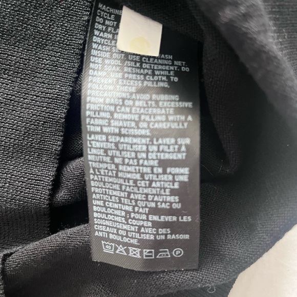 Size M | Uniqlo Black Sweater | Lightweight Wool | EUC - Picture 4 of 4